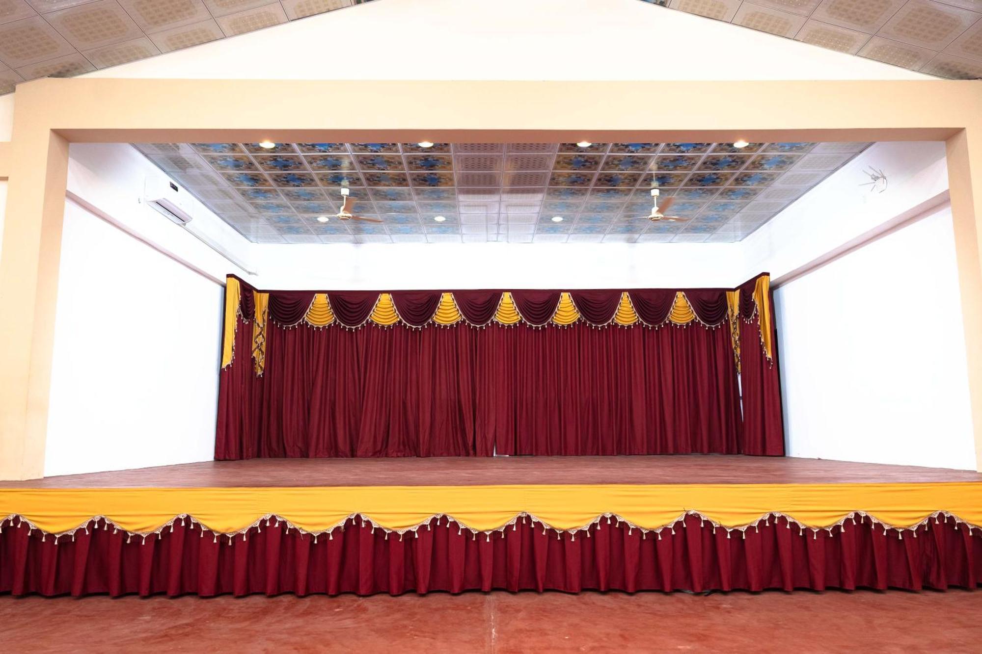 Pgs Hall Jaffna Exterior photo