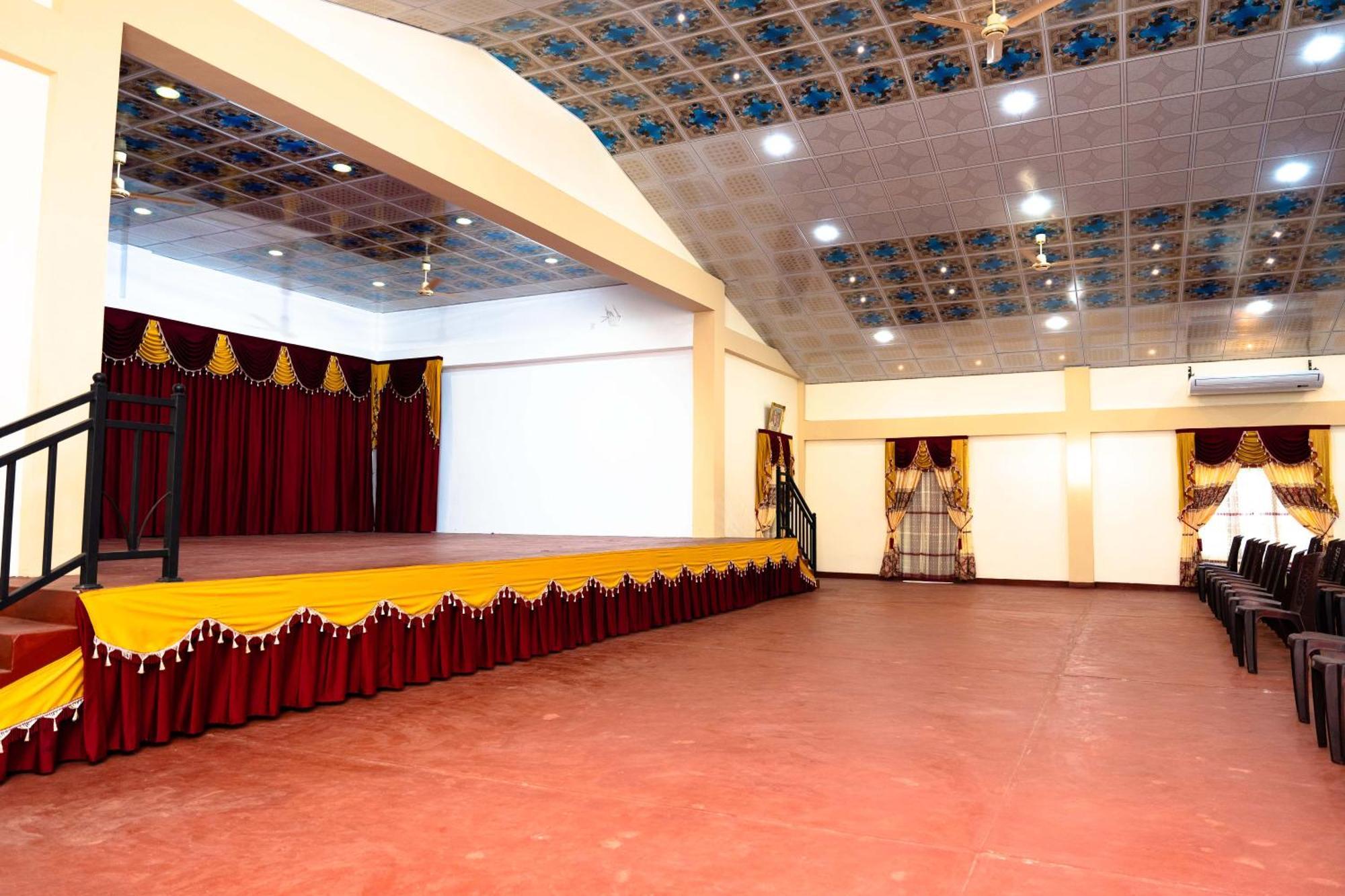 Pgs Hall Jaffna Exterior photo